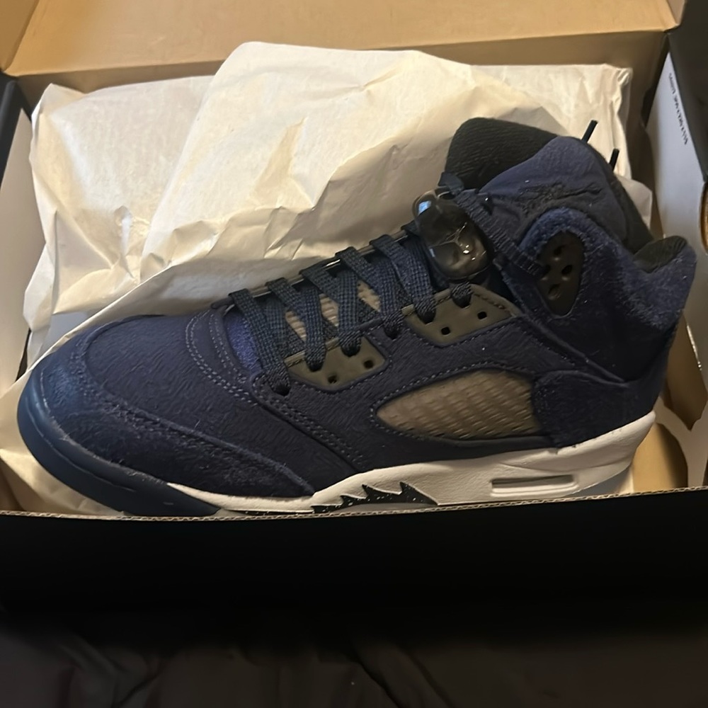 COPY - BIG KIDS' AIR JORDAN RETRO 5 SE BASKETBALL SHOES